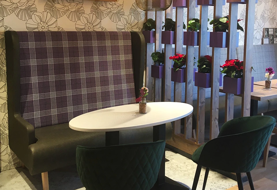 Ladenbau Wicke Sitzbereich